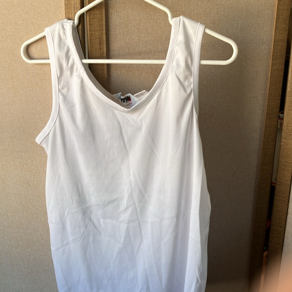 FINAL MARKDOWN Ladies White tank top medium